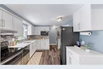 1033 Maripat Dr, South Park, PA 15129 - Photo 11