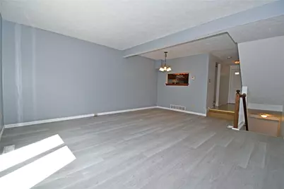 107 Old Village Ln, Bethel Park, PA 15102 - Photo 5