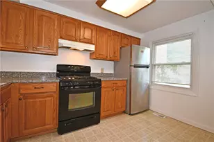 107 Old Village Ln, Bethel Park, PA 15102 - Photo 9