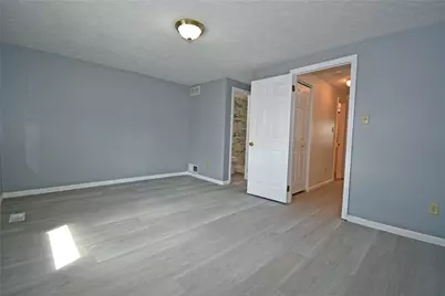 107 Old Village Ln, Bethel Park, PA 15102 - Photo 17