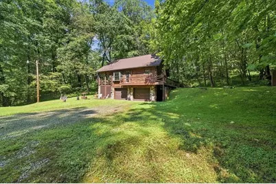 107 N Locust St, Hempfield Township, PA 15644 - Photo 3
