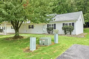 685 Theresa Ave, Hermitage, PA 16148 - Photo 3