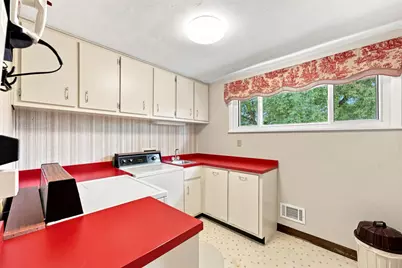 237 Woodridge Drive, Green Tree, PA 15106 - Photo 11