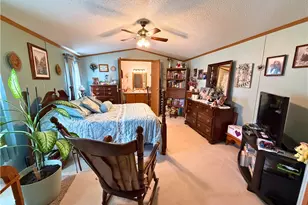 1566 Lee Ln, Grove City Boro, PA 16127 - Photo 13
