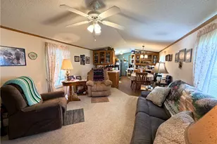 1566 Lee Ln, Grove City Boro, PA 16127 - Photo 7