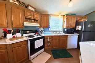 1566 Lee Ln, Grove City Boro, PA 16127 - Photo 11