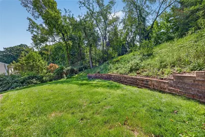 1024 Surrey Woods Rd, Bethel Park, PA 15102 - Photo 35