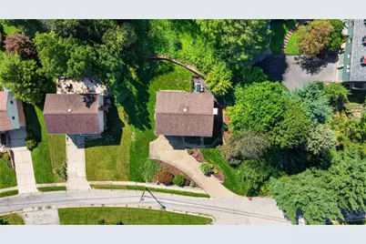 1024 Surrey Woods Rd, Bethel Park, PA 15102 - Photo 41