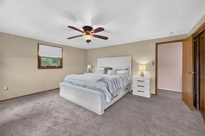 1024 Surrey Woods Rd, Bethel Park, PA 15102 - Photo 21