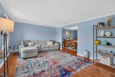 1024 Surrey Woods Rd, Bethel Park, PA 15102 - Photo 5