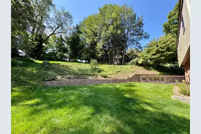 1024 Surrey Woods Rd, Bethel Park, PA 15102 - Photo 37
