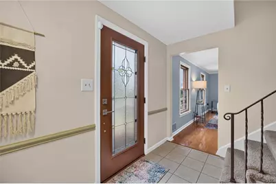 1024 Surrey Woods Rd, Bethel Park, PA 15102 - Photo 3