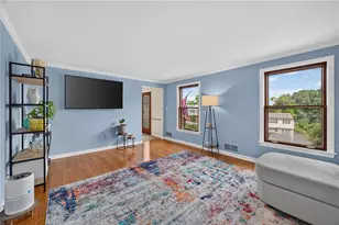 1024 Surrey Woods Rd, Bethel Park, PA 15102 - Photo 5