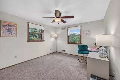 1024 Surrey Woods Rd, Bethel Park, PA 15102 - Photo 27