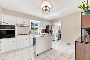 224 Elbe Dr, Pittsburgh, PA 15209 - Photo 9