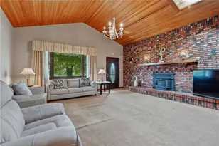 2473 Mae Dr, Hampton, PA 15101 - Photo 9