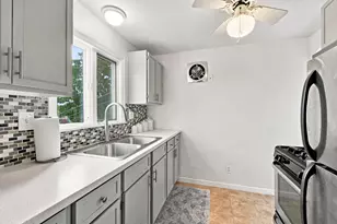4219 Greenridge Rd, Pittsburgh, PA 15234 - Photo 15