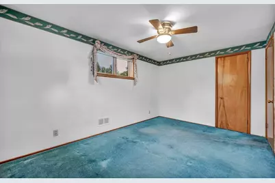 4557 Mapledale Dr, Homestead, PA 15120 - Photo 11