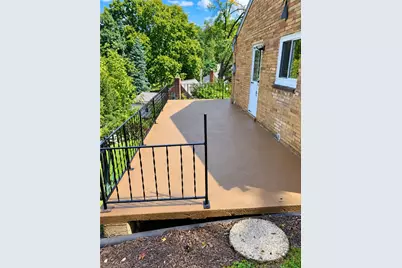 2007 Hillcrest St, Bethel Park, PA 15102 - Photo 13