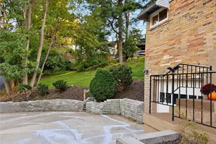 2007 Hillcrest St, Bethel Park, PA 15102 - Photo 3
