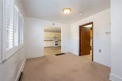 511 Lewis Ave, Jeannette, PA 15644 - Photo 11