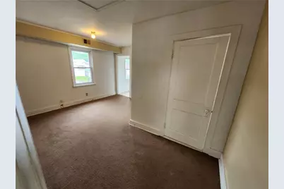 706 Holland St, Vandergrift, PA 15690 - Photo 11