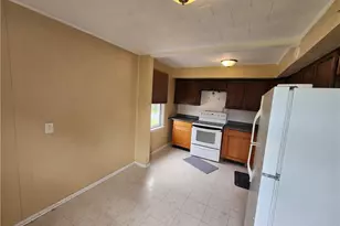 706 Holland St, Vandergrift, PA 15690 - Photo 5