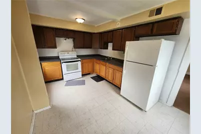 706 Holland St, Vandergrift, PA 15690 - Photo 3