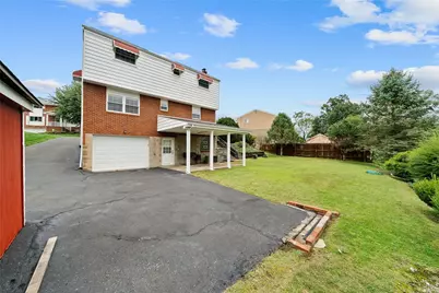 1048 Kentucky Blue Dr, West Mifflin, PA 15122 - Photo 7