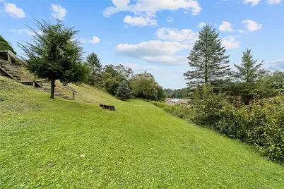 1048 Kentucky Blue Dr, West Mifflin, PA 15122 - Photo 11