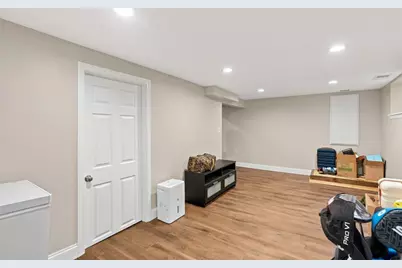 699 Glenrock Dr, Bethel Park, PA 15102 - Photo 27