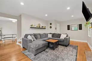 699 Glenrock Dr, Bethel Park, PA 15102 - Photo 5