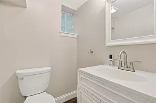 699 Glenrock Dr, Bethel Park, PA 15102 - Photo 9