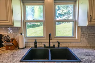 118 Clinton Ave, Lower Burrell, PA 15068 - Photo 9