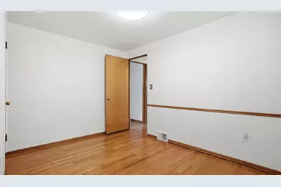 4782 Barone Dr, Pittsburgh, PA 15227 - Photo 15