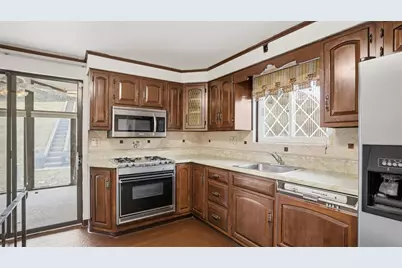 4782 Barone Dr, Pittsburgh, PA 15227 - Photo 7