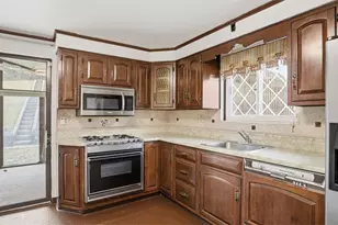 4782 Barone Dr, Pittsburgh, PA 15227 - Photo 7