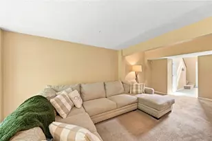 249 Commons Dr, Oakmont, PA 15139 - Photo 17