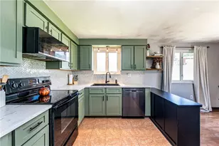 421 Hillcrest Dr, Unity Township, PA 15650 - Photo 5