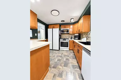 270 Castle Dr, West Mifflin, PA 15122 - Photo 5