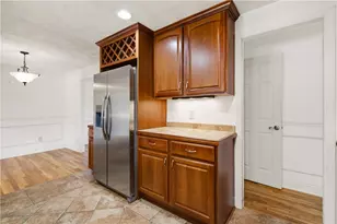 787 Lindsay Rd, Scott Township, PA 15106 - Photo 7