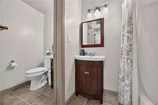 1070 Chatham Park Dr, Scott Township, PA 15216 - Photo 27