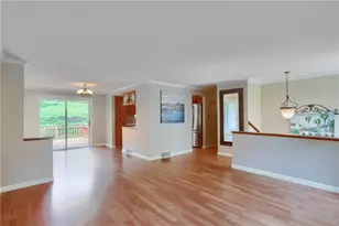303 Vandivort Dr, Cranberry Township, PA 16066 - Photo 7
