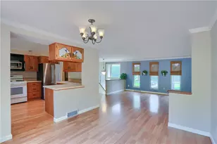 303 Vandivort Dr, Cranberry Township, PA 16066 - Photo 9