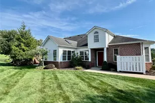 2902 Ambassador Ln, Valencia, PA 16059 - Photo 1