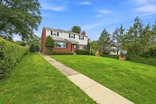 195 W Shaw Pl, Pittsburgh, PA 15116 - Photo 3