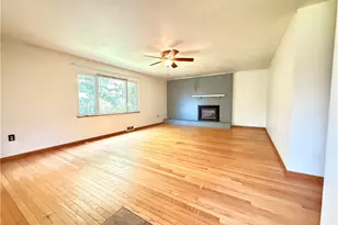 119 Everest Ln, Summit Township, PA 16002 - Photo 3