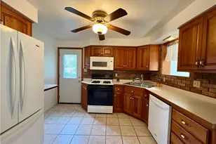 5 Fairlawn Blvd, Zelienople, PA 16063 - Photo 11