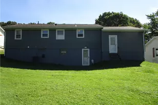 408 Indiana Ave, Farrell, PA 16121 - Photo 33