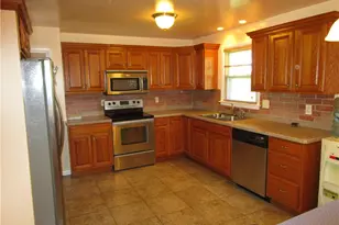 408 Indiana Ave, Farrell, PA 16121 - Photo 5